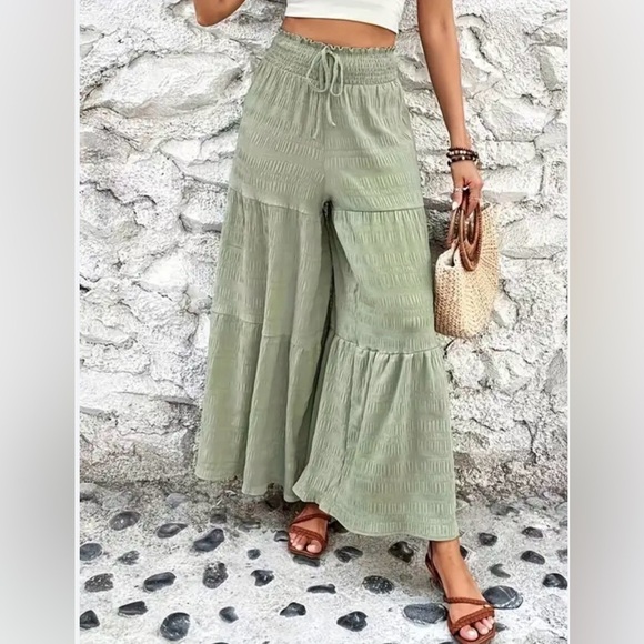 ⭐️ SLASH SUMMER SALE! ⭐️ NEW Drawstring Shirred Wide Leg Pants Sage Green Sz L - Picture 1 of 4
